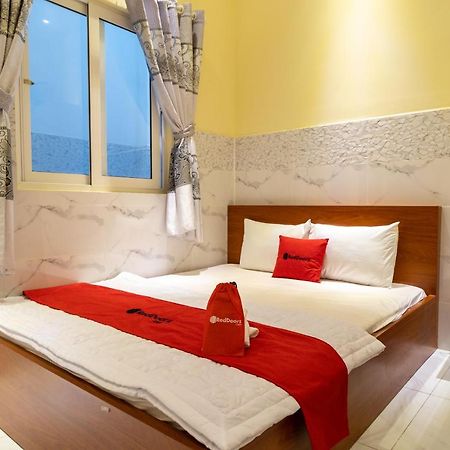 Reddoorz Near Etown 4 Hotel Cidade de Ho Chi Minh Exterior foto