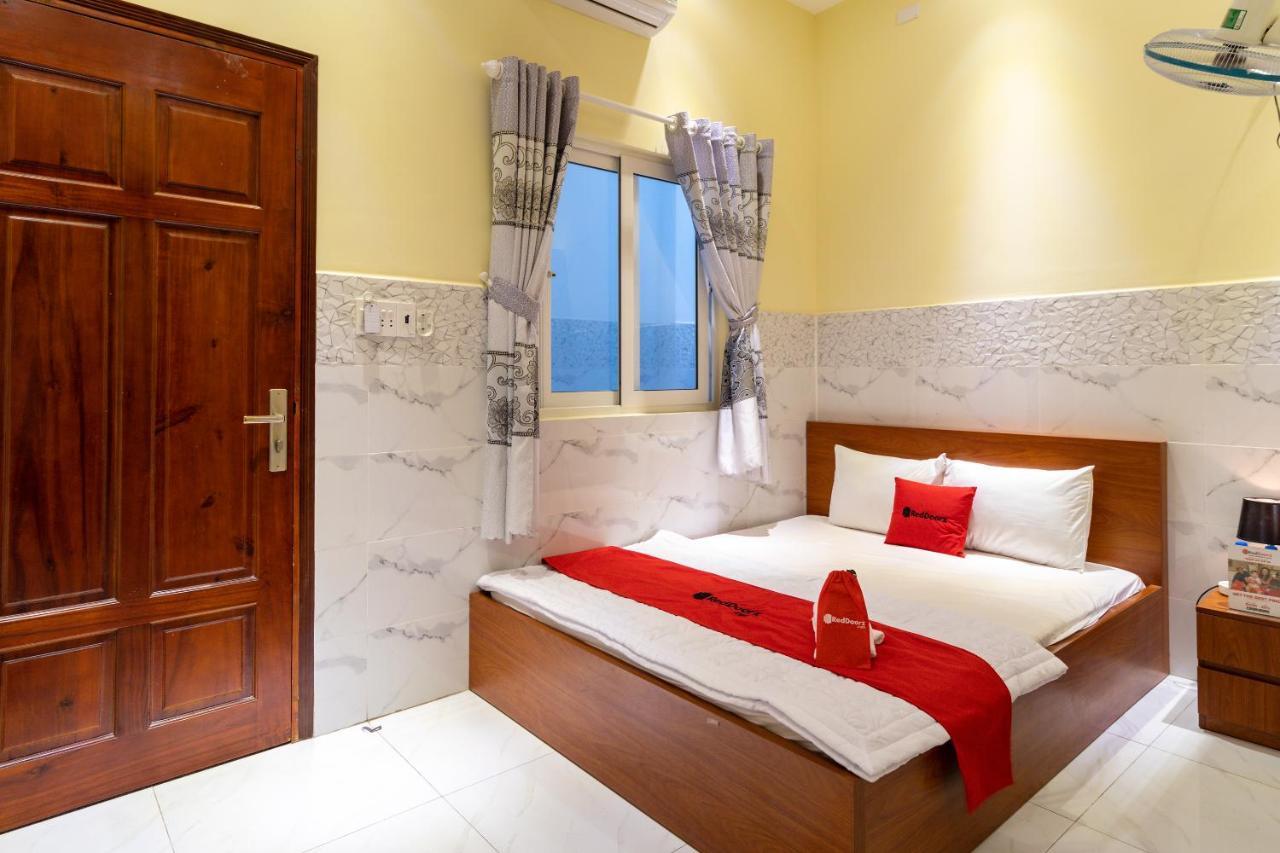 Reddoorz Near Etown 4 Hotel Cidade de Ho Chi Minh Exterior foto
